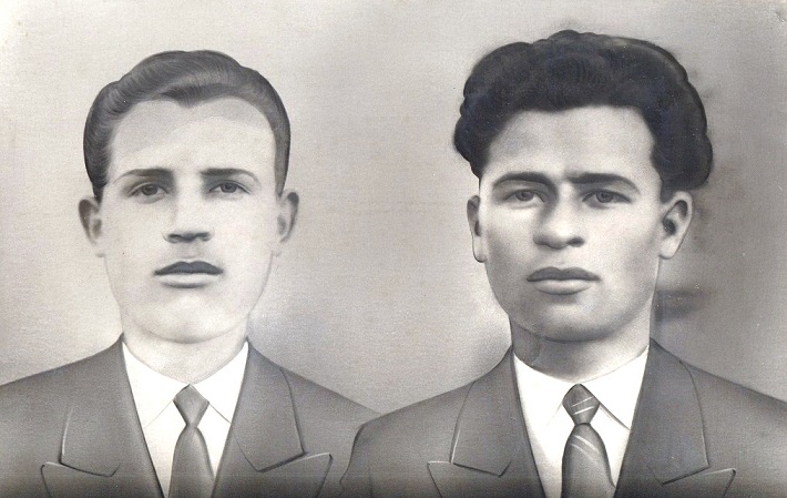 Τα αδέρφια Γεώργιος και Δημήτριος Βασιλείου Δεμερτζή ή Κουριτά. Ο πρώτος έπεσε μαχόμενος στις τάξεις του ΕΛΑΣ. Ο δεύτερος συνελήφθη από τους ναζί το 1942 και στάλθηκε στη Γερμανία, όπου χάθηκαν για πάντα τα ίχνη του. 