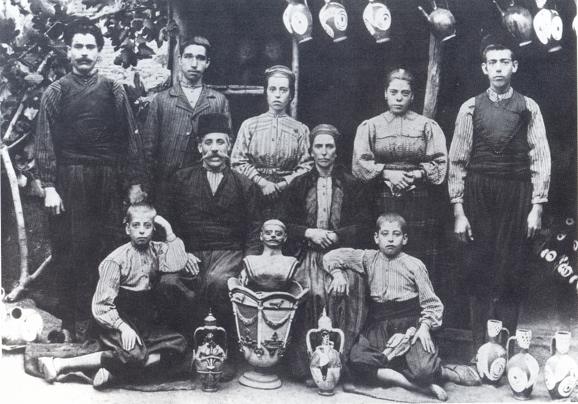 Οικογένεια Νίκου Κουρτζή (δεκαετία του '20). 