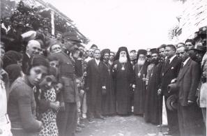 Ο Πάπας και Πατριάρχης Αλεξανδρείας Μελέτιος Μεταξάκης στην Αγιάσο (23-8-1933).