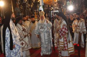 Ο Αρχιεπίσκοπος Αθηνών και Πάσης Ελλάδος κ. Ιερώνυμος στην εκκλησία της Παναγίας Αγιάσου (15-8-2006).