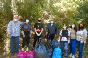 Έξω από το παλιό νεκροταφείο φυματικών του Σανατορίου