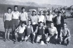 Αγιασώτες εξόριστοι στη Μακρόνησο (Ιούλης 1949). 
